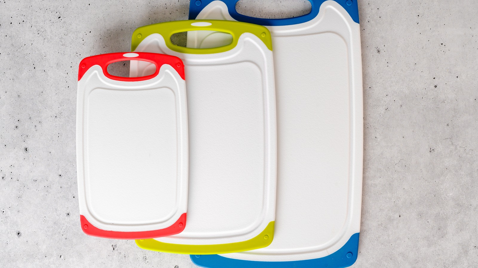 How To Properly Clean That Dirty Plastic Cutting Board