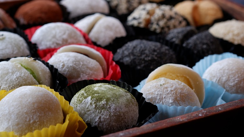 Various types of mochi