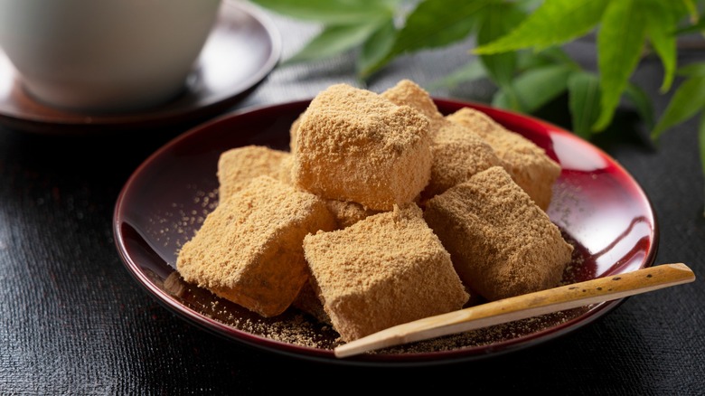 Warabi mochi