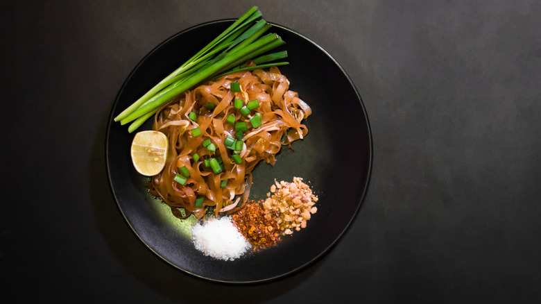 Pad thai