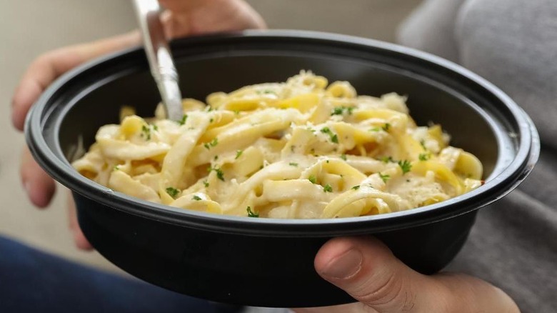 alfredo to go from Olive Garden