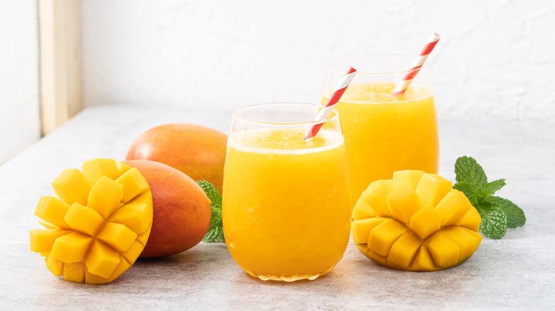 Glasses with mangoes