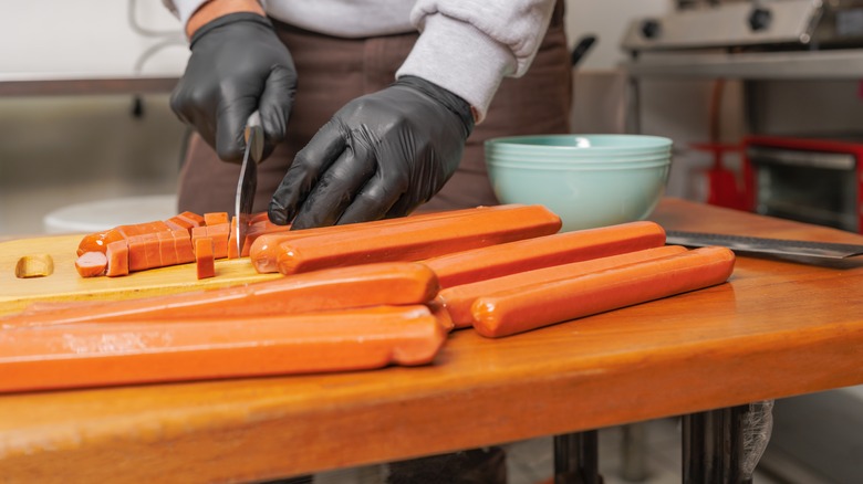 Hot dog wagon is under steam again