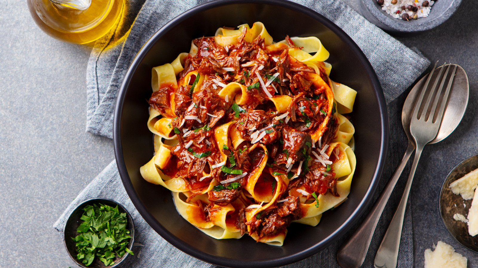 If You Really Want Your Pasta To Absorb More Sauce, Hit It With Some