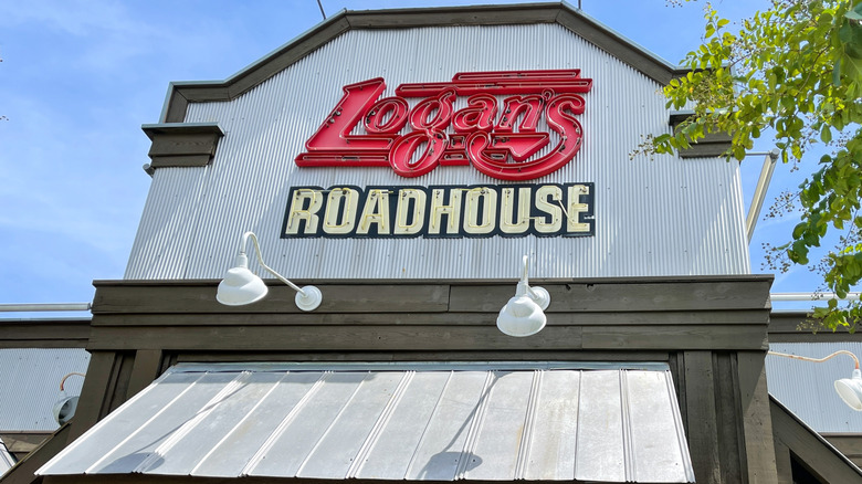 A storefront for a Logan's Roadhouse