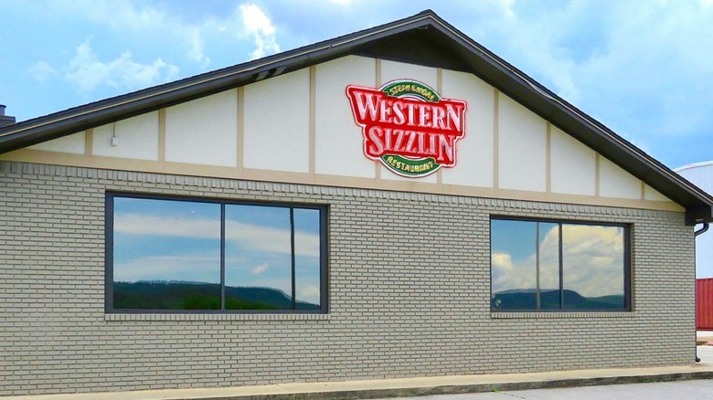 The exterior of a Western Sizzlin restaurant
