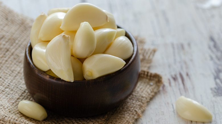 Bowl of peeled garlic