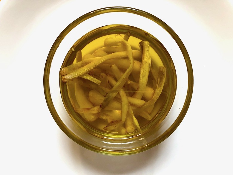 Foraging for wild ramps food