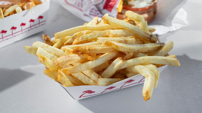 A tray of fries from In-N-Out