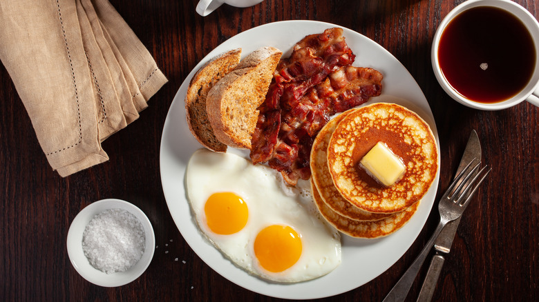 American-style breakfast