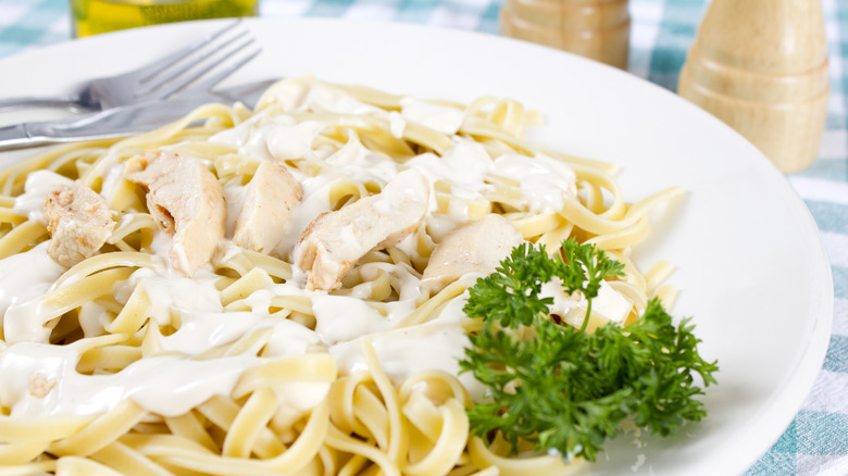 Chicken alfredo pasta