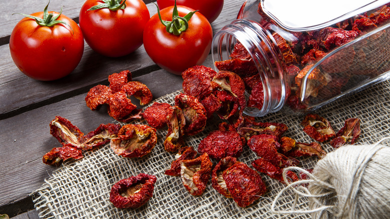 Fresh and dried tomatoes