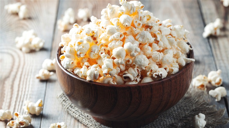 Bowl of popcorn 