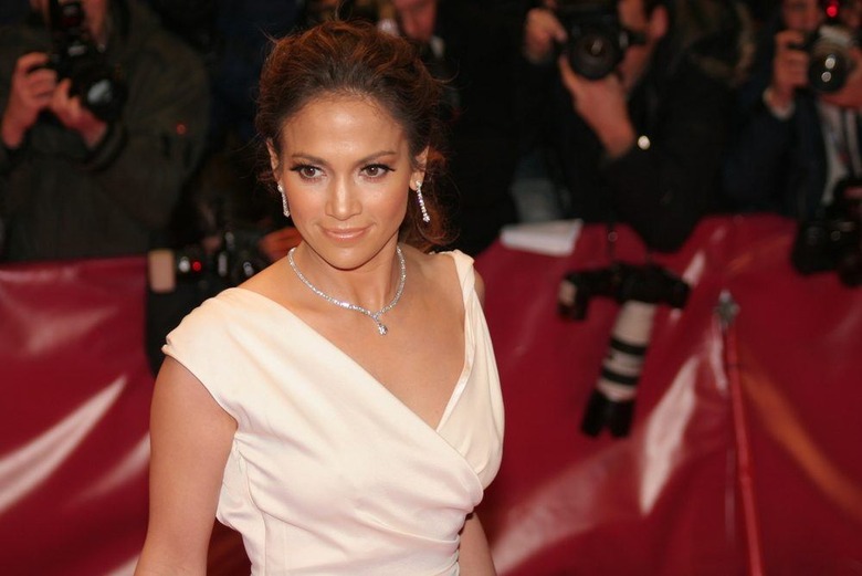 Jennifer Lopez Cooks Puerto Rican Chicken Stew for Leah Remini 