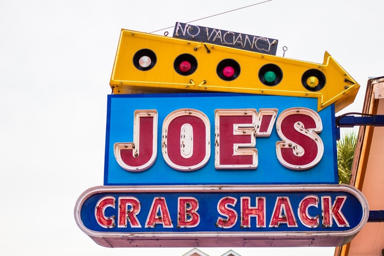 Joe's Crab Shack Reverses No-Tipping Decision After Customers 'Voted With Their Feet'