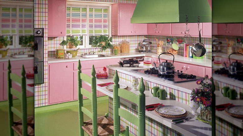 1970s kitchen in avocado and pink