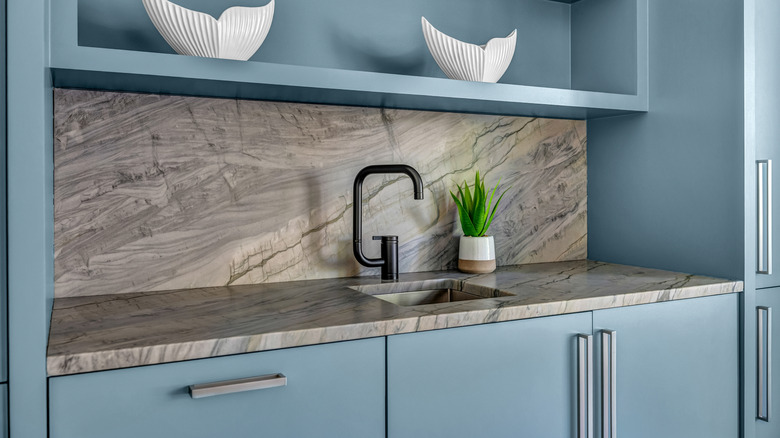 Modern wet bar in kitchen
