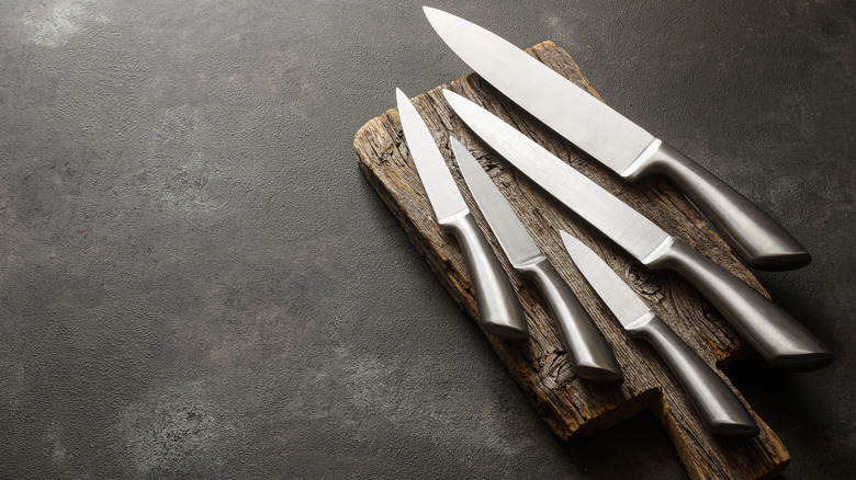 Chef knives of all different sizes