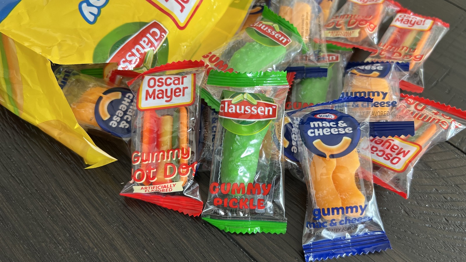 Kraft Heinz Gummy Snack Pack Review Hot Dog, Pickle, And Mac & Cheese