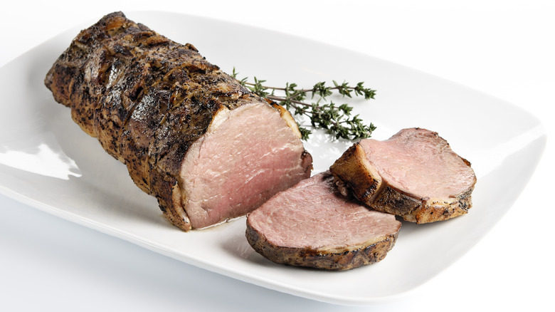 beef tenderloin with herbs