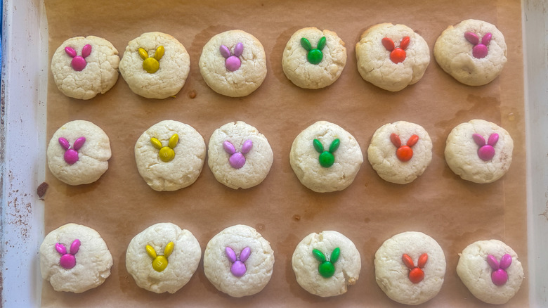 cookies with bunny heads