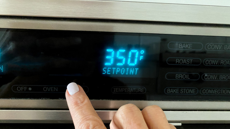 setting oven temperature