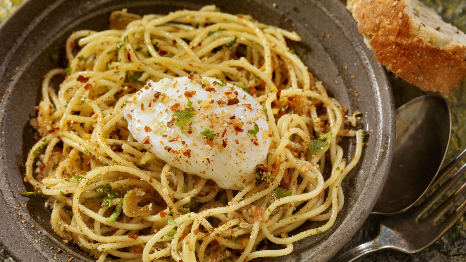 Level Up Your Simple Pasta Dinner With A Fried Egg