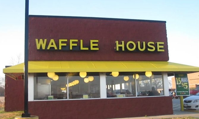 Little Boy, 5, Feeds and Blesses a Homeless Man at Waffle House