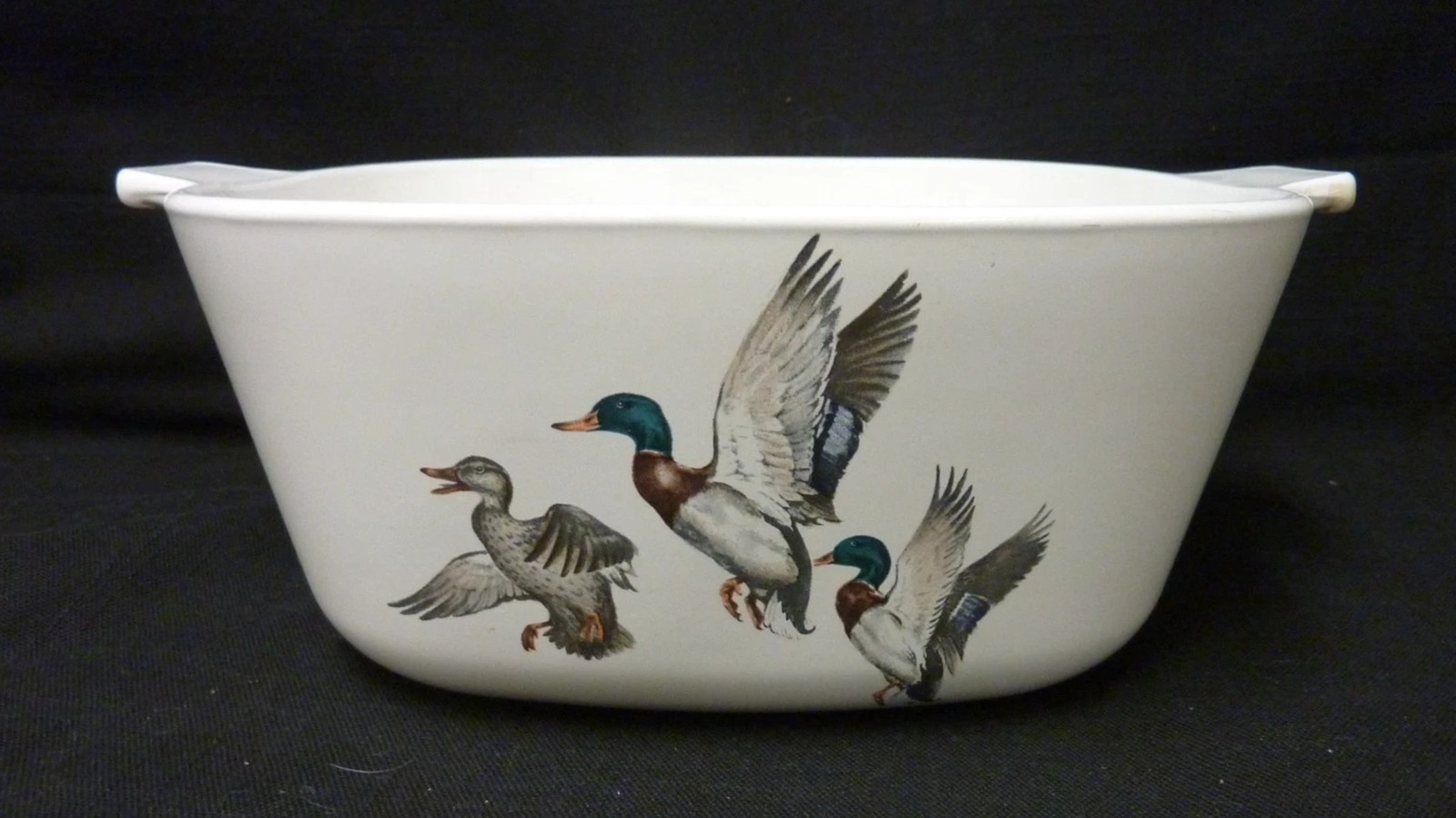 FoodWireDaily — Look Out For This Vintage Cookware Brand At Thrift Stores (It's Worth More Than You Think)