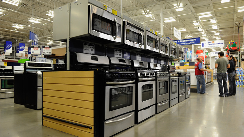 Stoves at Lowe's