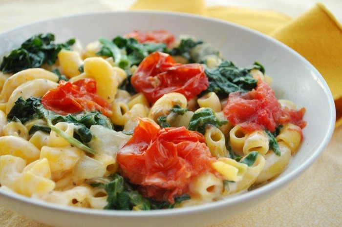 Monterey Jack and Macaroni with Spinach and Roasted Tomato