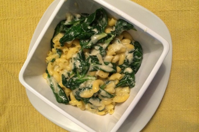 Skinny Spinach Mac and Cheese