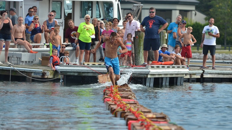 Person competing in International Great Crate Race