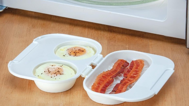 egg and bacon maker