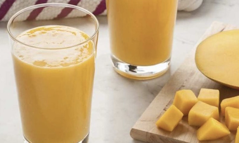 Mango and Banana Smoothie