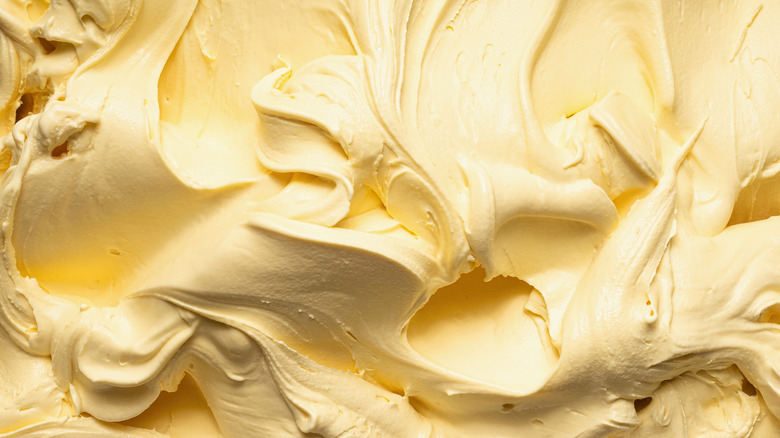 Mayonnaise ice cream swirl