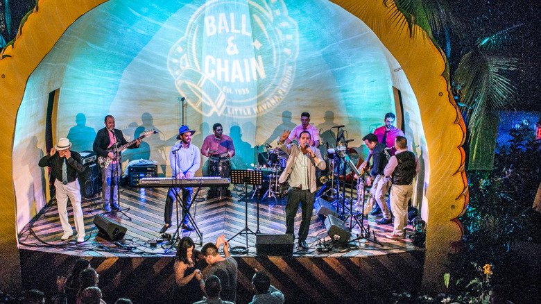 Ball and Chain Bar in Miami
