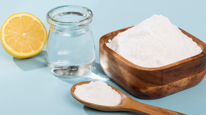 lemon and baking soda