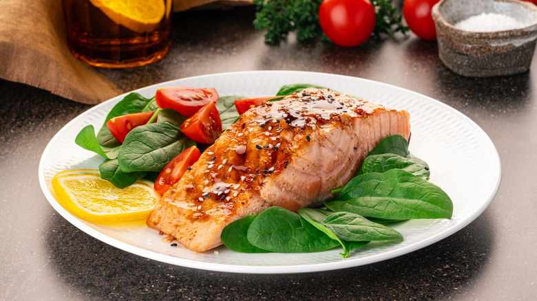 fried salmon filet with lemon