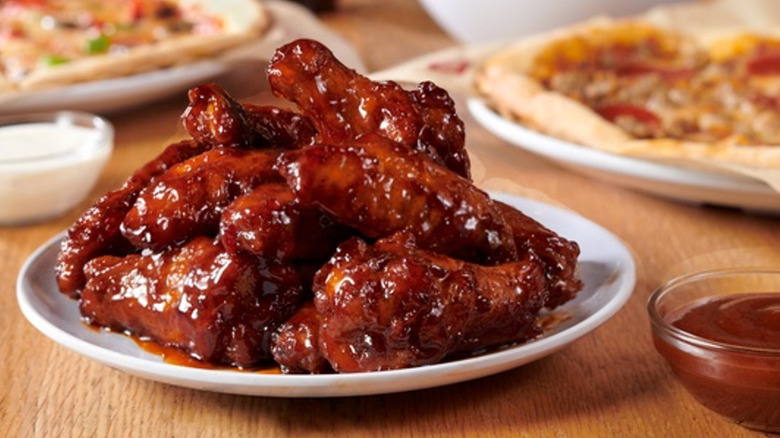 MOD chicken wings and pizzas