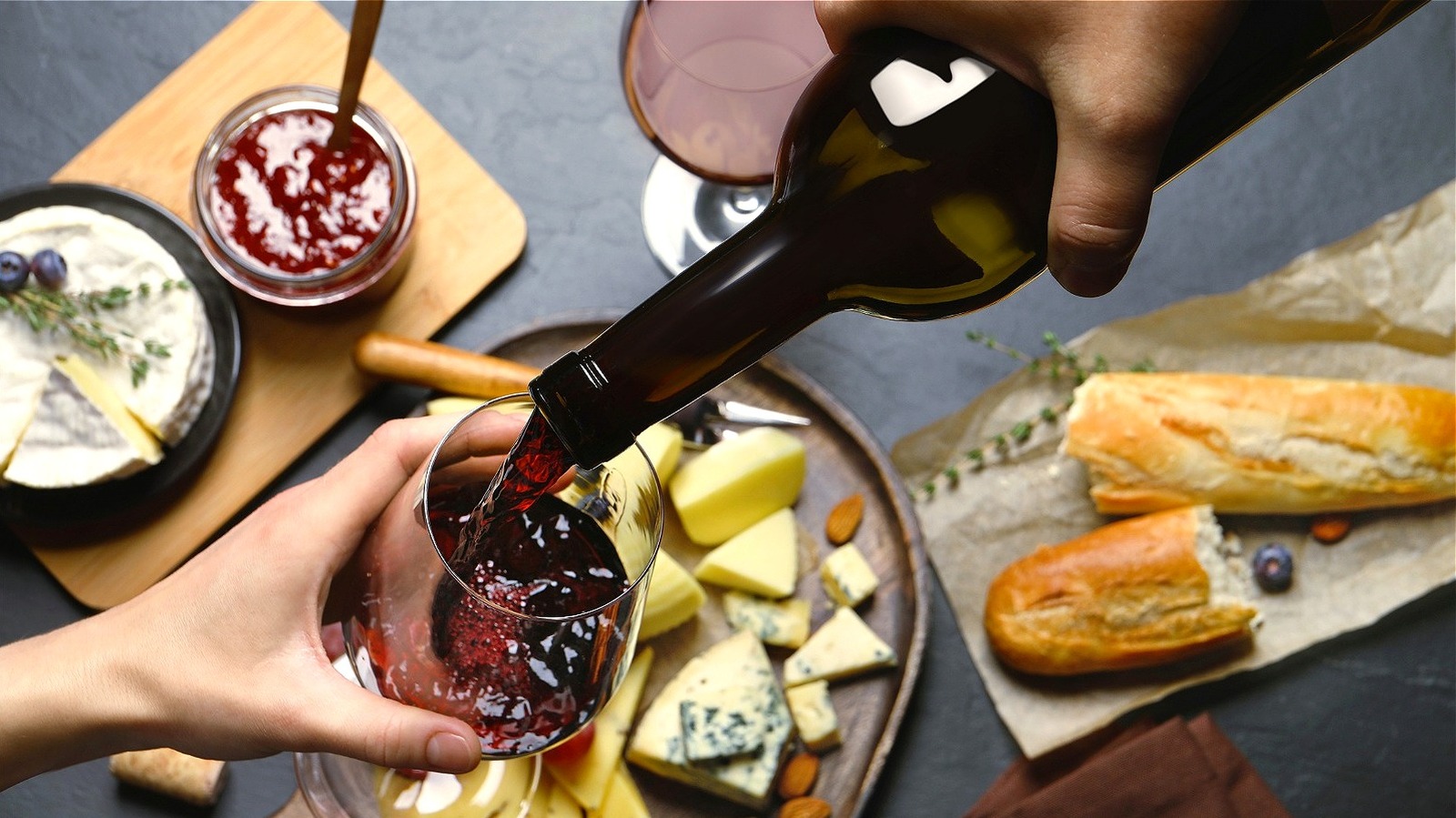 Mondays Are Secretly The Best Day Of The Week For Dinner Parties - Vimarsana News
