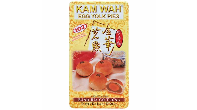 Package of Kam Wah Moon Cakes Egg Yolk Pies
