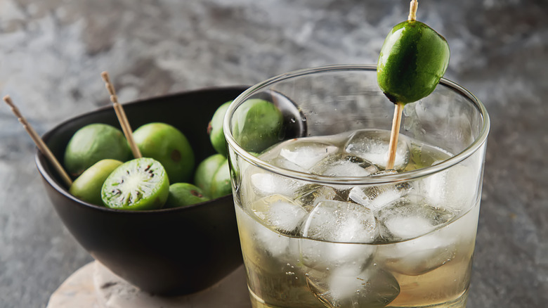 Summer cocktail with Nergi berries