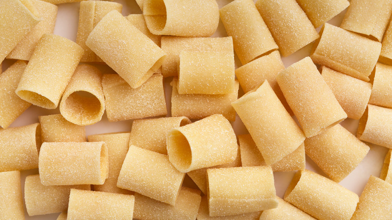Raw paccheri