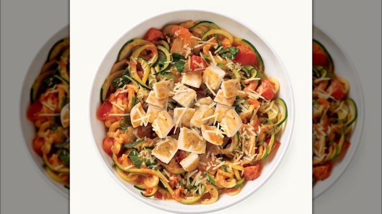 Zucchini noodles with Grilled Chicken