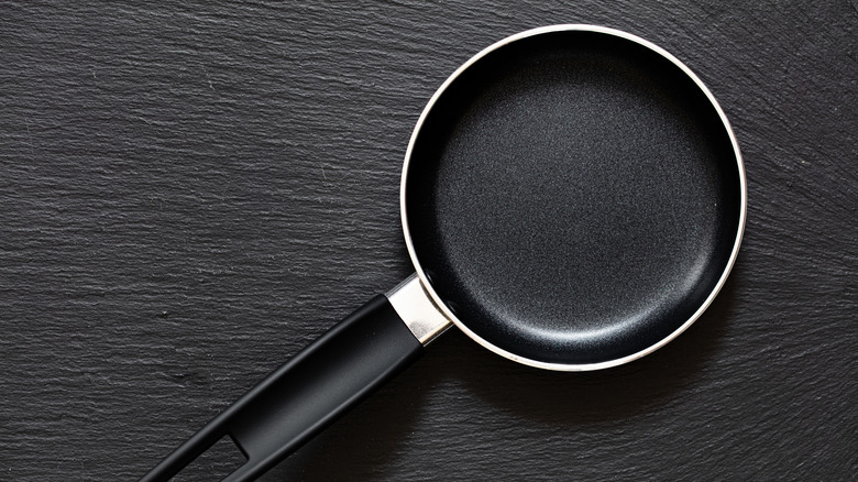 Black frying pan