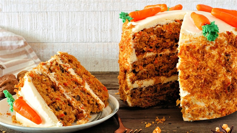 Three-layer carrot cake 