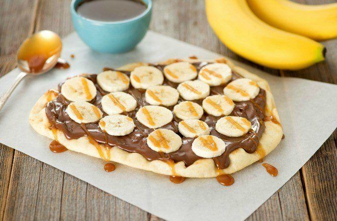 Nutella, Banana, and Caramel Dessert Pizza