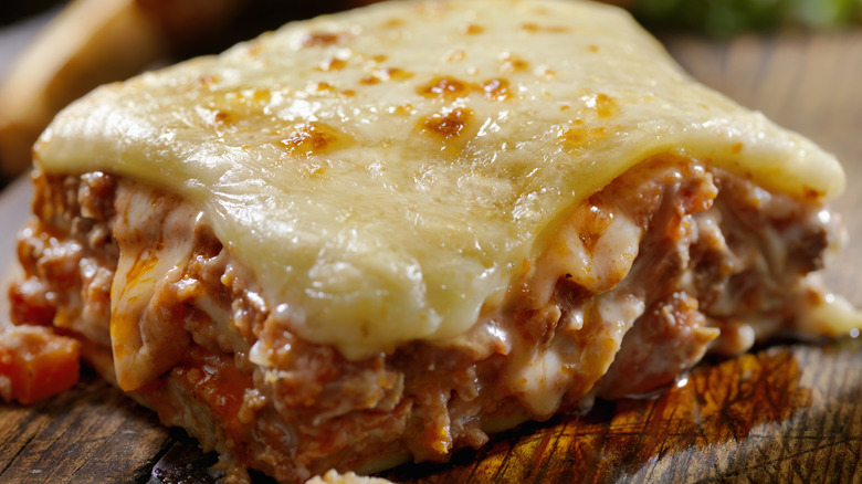 Meat lasagna with a béchamel sauce