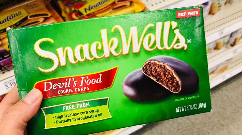 Package of SnackWell's devil's food cookie cakes